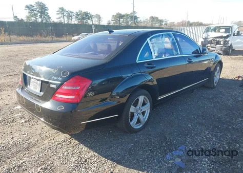 2012 Mercedes-Benz S 550 4Matic z USA, uszkodzony, nr VIN WDDNG9EB1CA483809